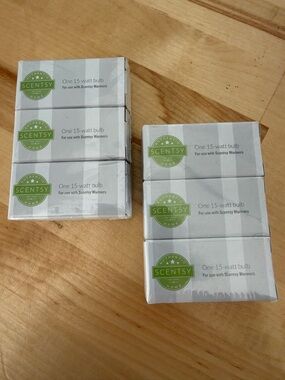 Scentsy NIB 15-Watt Bulb Pack of 3 (2 packages)